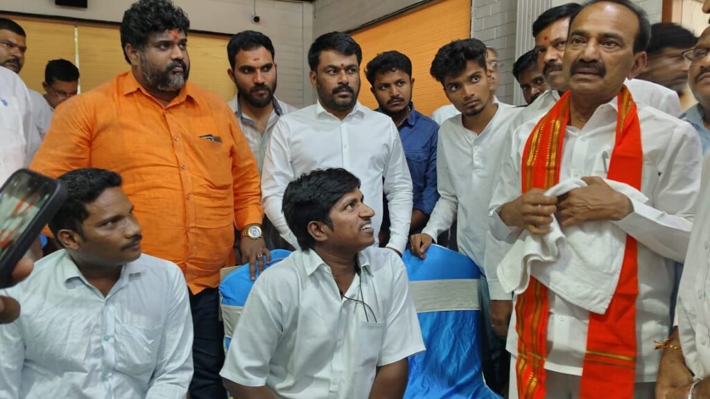 మల్కాజ్ గిరి ఎంపీ ఈటల రాజేందర్ ను కలిసిన దివ్యాంగులు