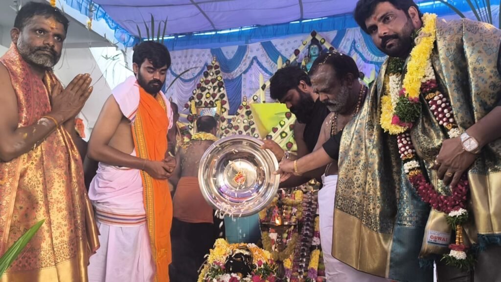 కొల్లంపల్లి గ్రామంలో ఘనంగా అయ్యప్ప స్వామి మహా పడిపూజ