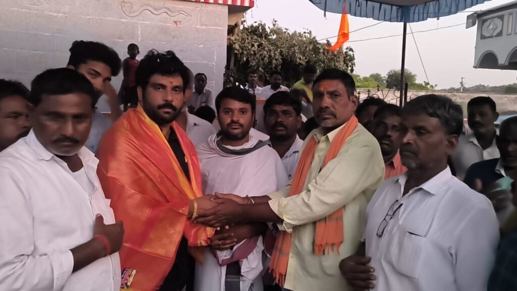 హనుమంతుడి సేవలో రాజ్ కుమార్ రెడ్డి