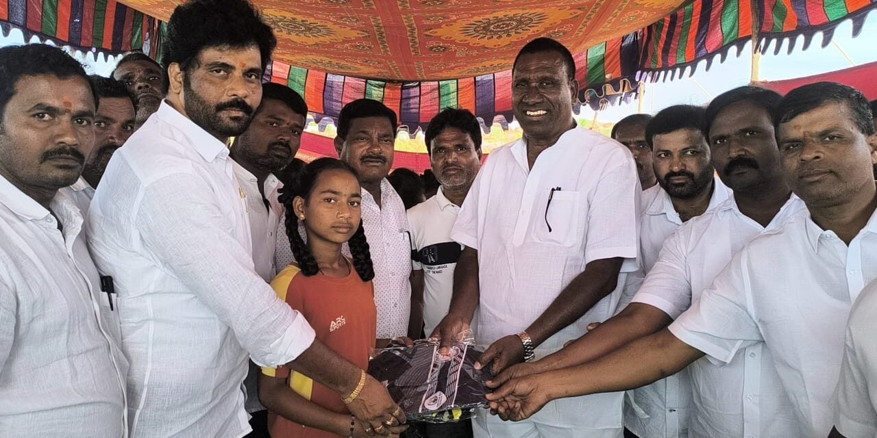 పేద క్రీడాకారులను ప్రోత్సహిస్తాం రాజ్ కుమార్ రెడ్డి