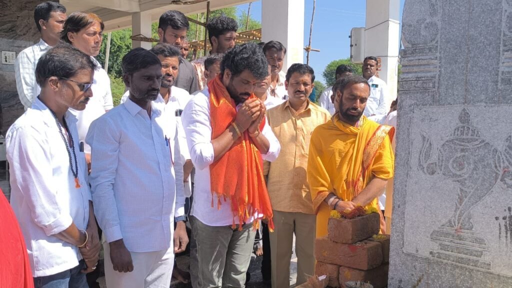 అభయాంజనేయ స్వామి దేవాలయ నిర్మాణానికి కృషి: రాజ్ కుమార్ రెడ్డి