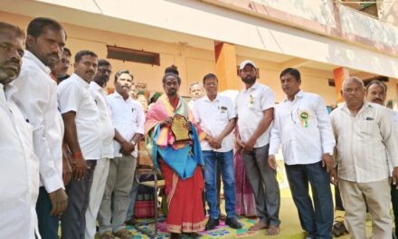 మహనీయులను ఆదర్శంగా తీసుకోవాలి ఆదిత్య పరాశ్రీ గురువు