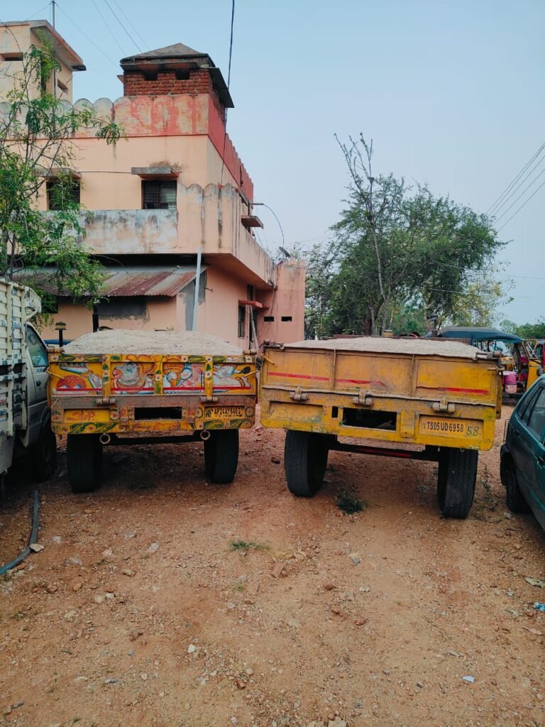 అనుమతి లేకుండా ఇసుక తరలింపు – ఇద్దరు అరెస్ట్, రెండు ట్రాక్టర్లు సీజ్