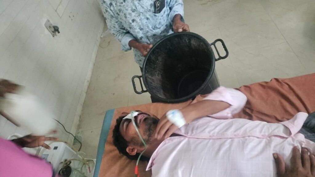 డిసిసిబి బ్యాంకు మేనేజర్ వేధింపులు.. ఆత్మహత్యాయత్నానికి పాల్పడిన రైతు