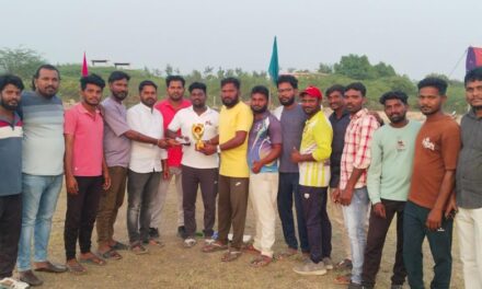 ఎస్‌పీఎల్ క్రికెట్ టోర్నమెంట్ ఫైనల్‌కి దూసుకెళ్లిన గుర్రంపోడు జట్టు