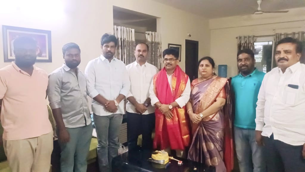 పల్లె రవికుమార్ కు జన్మదిన శుభాకాంక్షలు తెలిపిన రాజ్ కుమార్ రెడ్డి