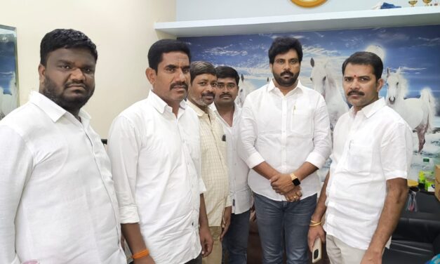 ఎల్లారెడ్డిపల్లి గ్రామంలోని పోచమ్మ దేవాలయానికి దేవతామూర్తుల విగ్రహాలను ఇప్పించేందుకు రాజ్ కుమార్ రెడ్డి కృషి