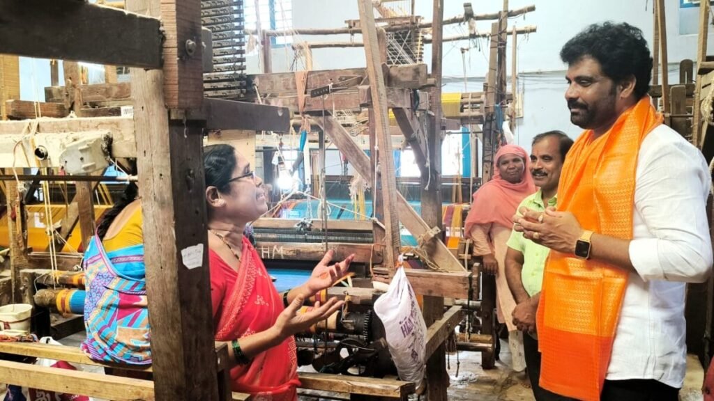 చేనేత కార్మికుల సమస్యల పరిష్కారానికి కృషి: రాజ్ కుమార్ రెడ్డి