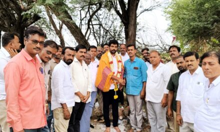 పళ్ల బుజుర్గ్ ప్రాంతంలో నీటి బోరు ఏర్పాటుకు భూమి పూజ చేసిన రాజ్ కుమార్ రెడ్డి
