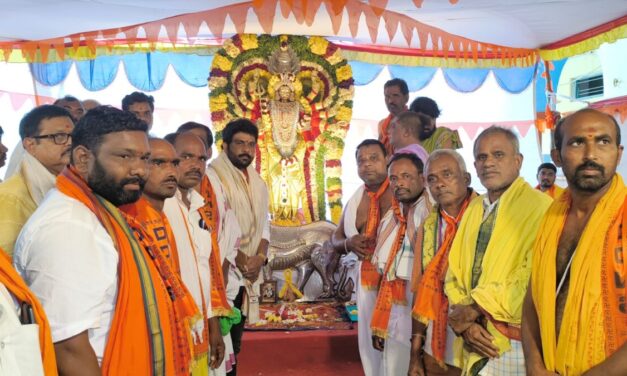 చండీ యాగానికి హాజరైన రాజ్ కుమార్ రెడ్డి