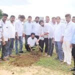 ప్రతిఒక్కరూ మొక్కలు నాటాలి:రాజ్ కుమార్ రెడ్డి