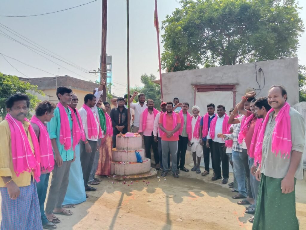 ముప్పారంలో ఘనంగా బీఆర్ఎస్ ఆవిర్భావ వేడుకలు